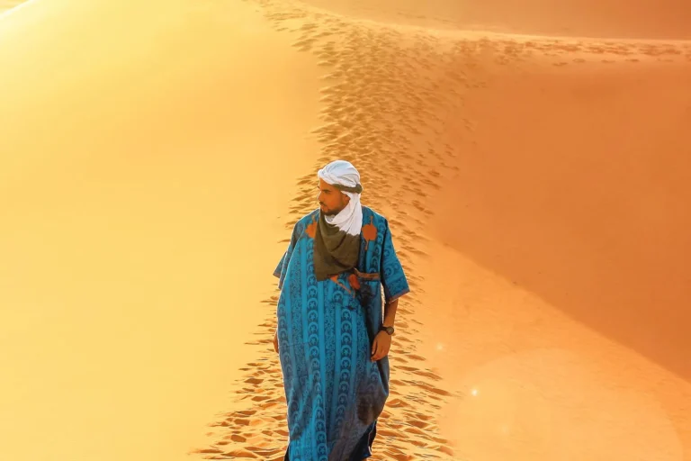 Desierto del Sáhara en Merzouga con camellos – paquetes turísticos privados de Marruecos