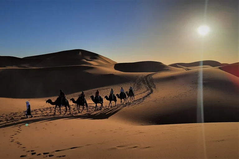 Road to Merzouga on the 4-day tour from Marrakech to Fes | Ruta a Merzouga en el tour de 4 días de Marrakech a Fez