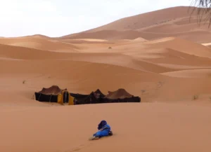 Desert camp in the Erg Chebbi dunes - luxury desert camp in Merzouga | Campamento en las dunas de Erg Chebbi - campamento de lujo en Merzouga
